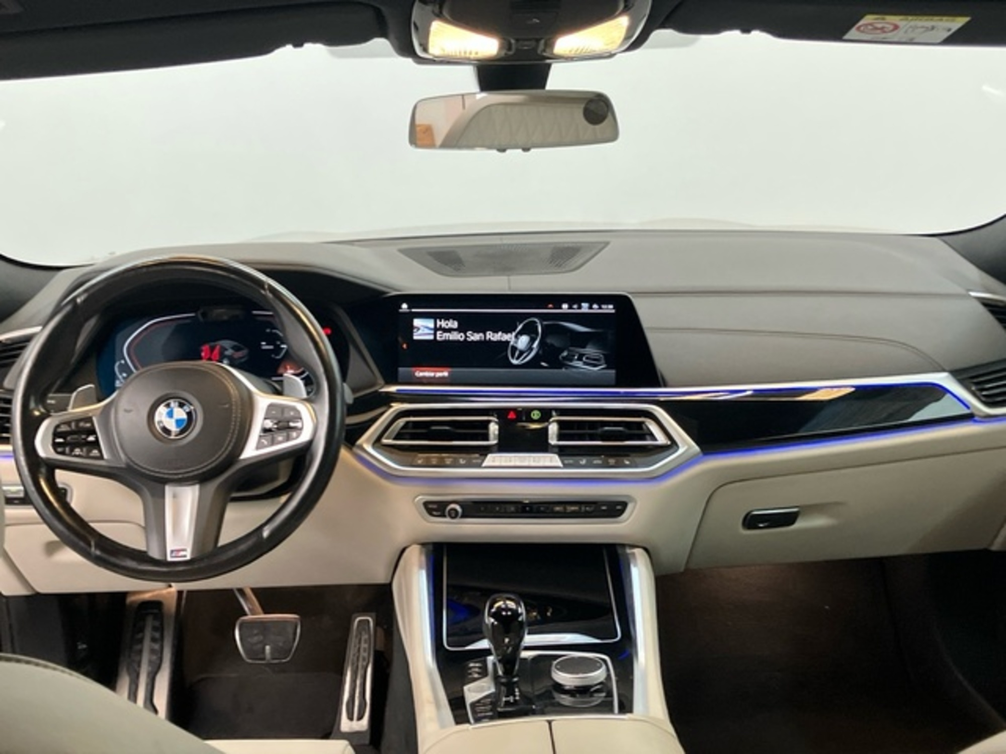 Renting BMW X6 xDrive30d 210 kW (286 CV) 2