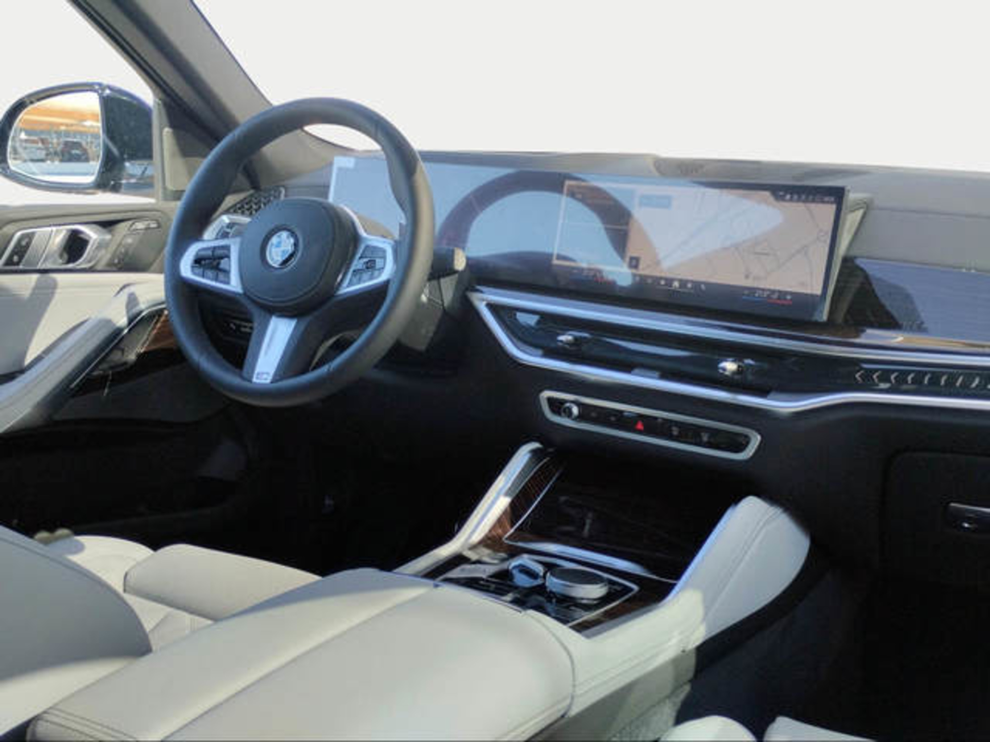 Renting BMW X6 xDrive30d M Sport 210 kW (286 CV)