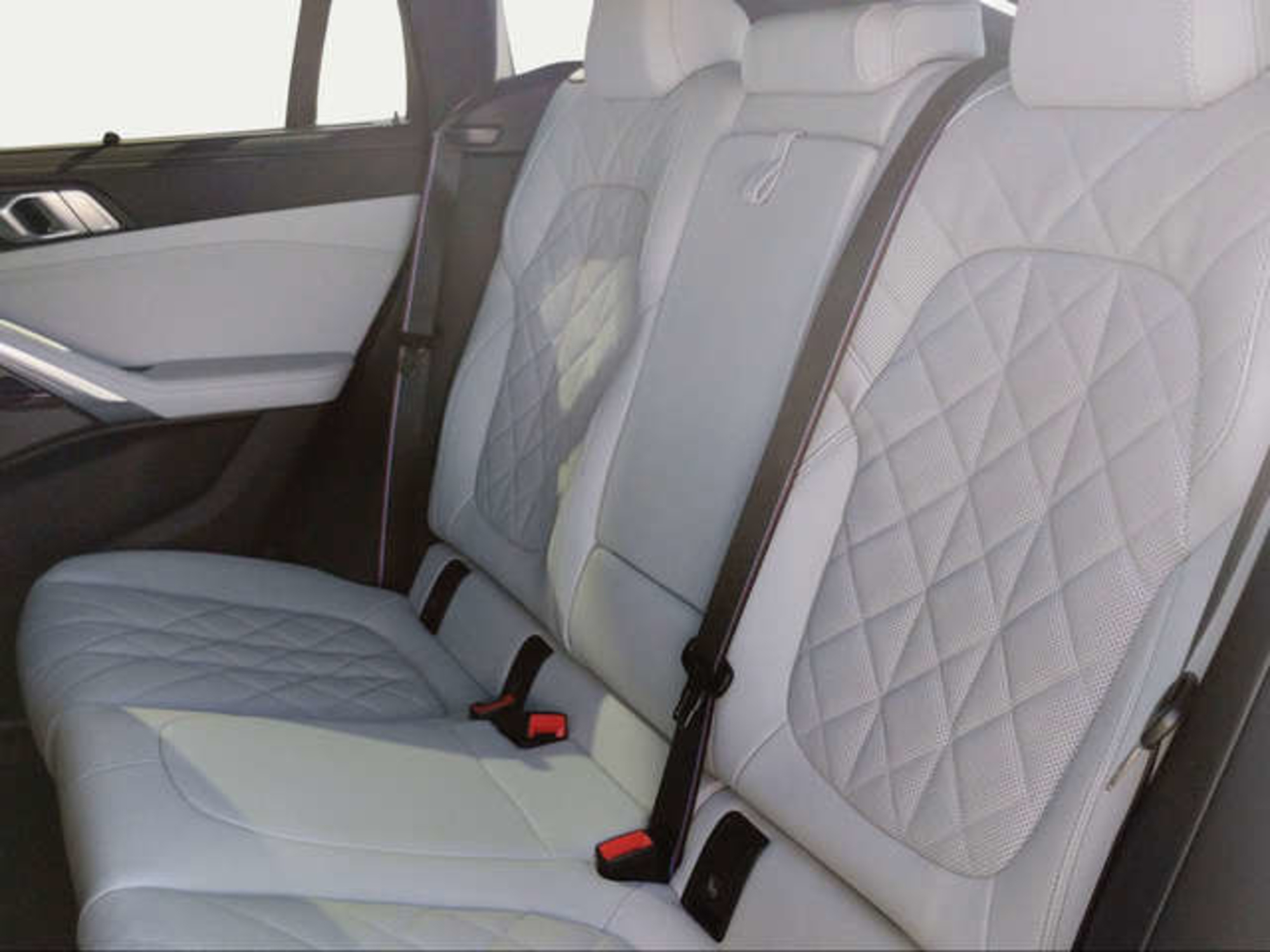 Renting BMW X6 xDrive30d M Sport 210 kW (286 CV)