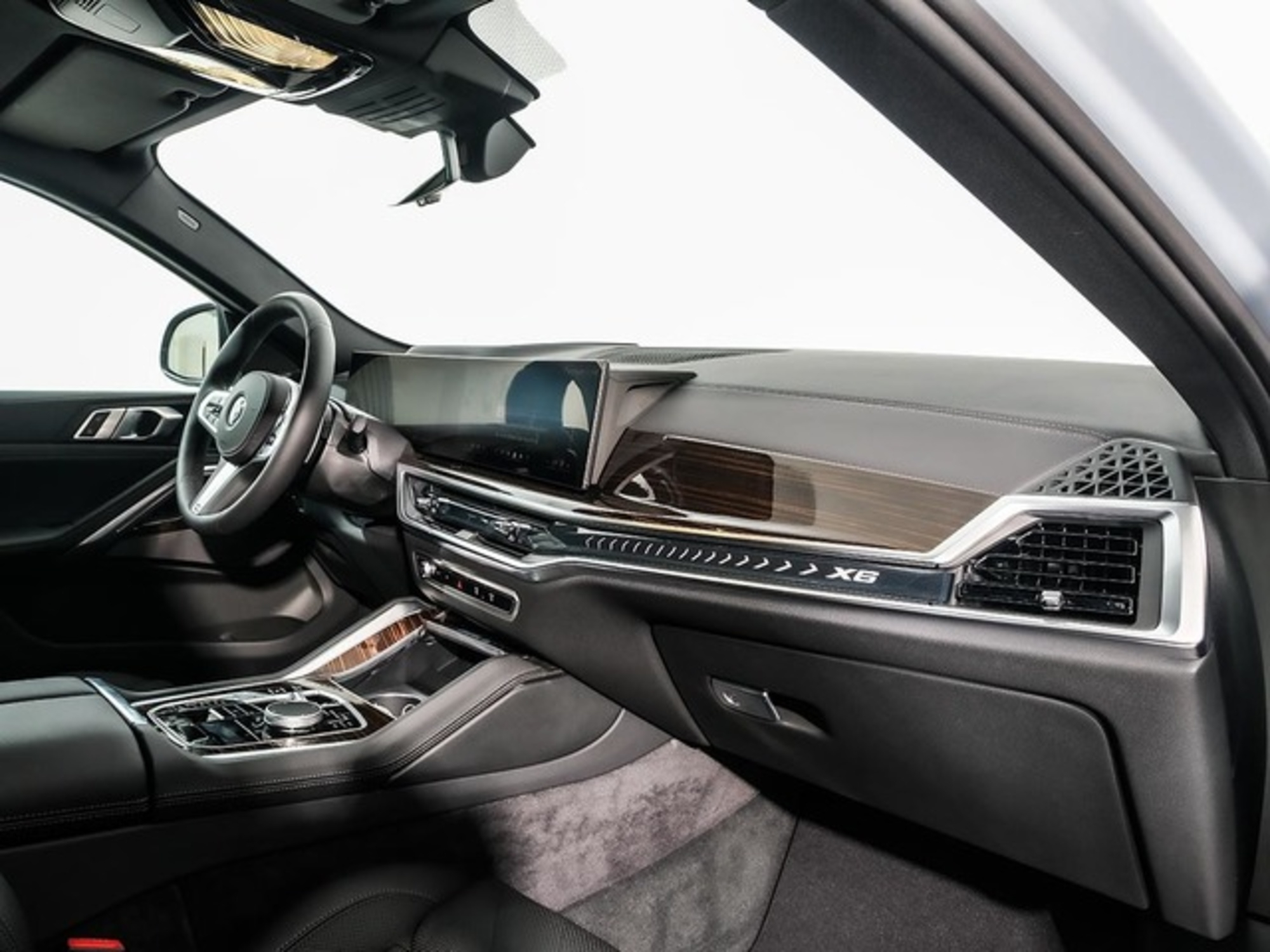 Renting BMW X6 xDrive30d M Sport 210 kW (286 CV) 6