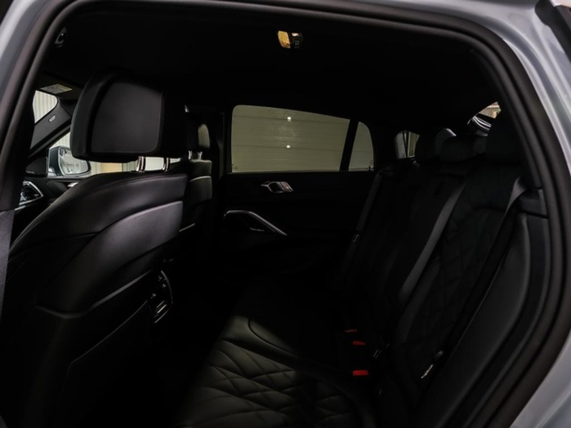 Renting BMW X6 xDrive30d M Sport 210 kW (286 CV) 6