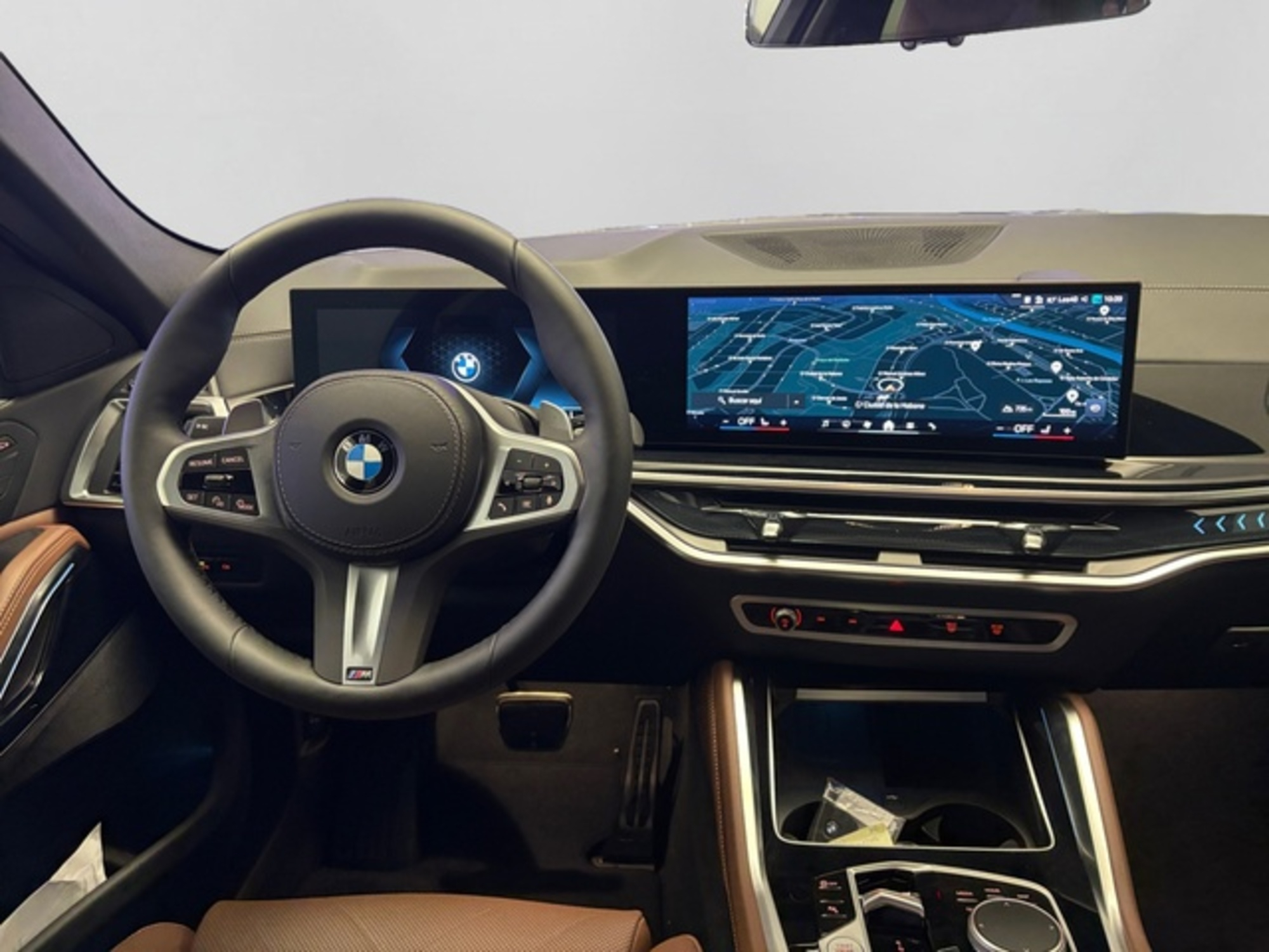 Renting BMW X6 xDrive30d M Sport 210 kW (286 CV) 7 1