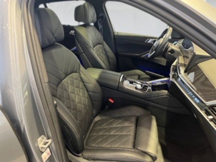 Renting BMW X6 xDrive40d M Sport 259 kW (352 CV) 1 1