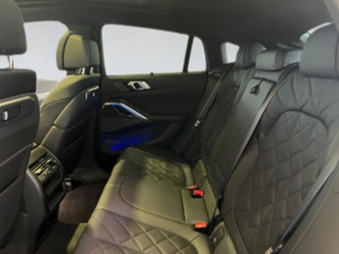 Renting BMW X6 xDrive40d M Sport 259 kW (352 CV) 1 1