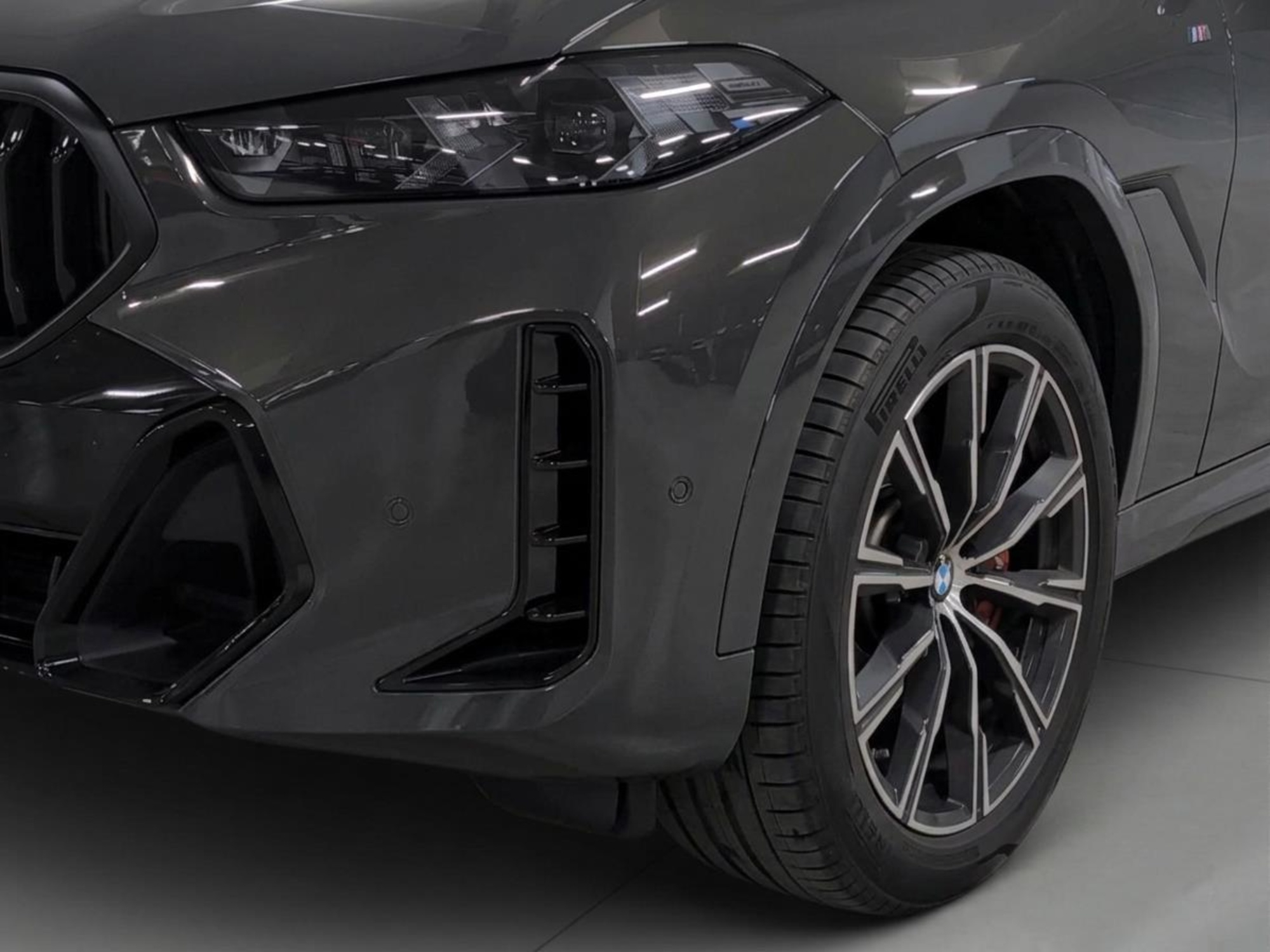 Renting BMW X6 xDrive40d M Sport 259 kW (352 CV) 1 2