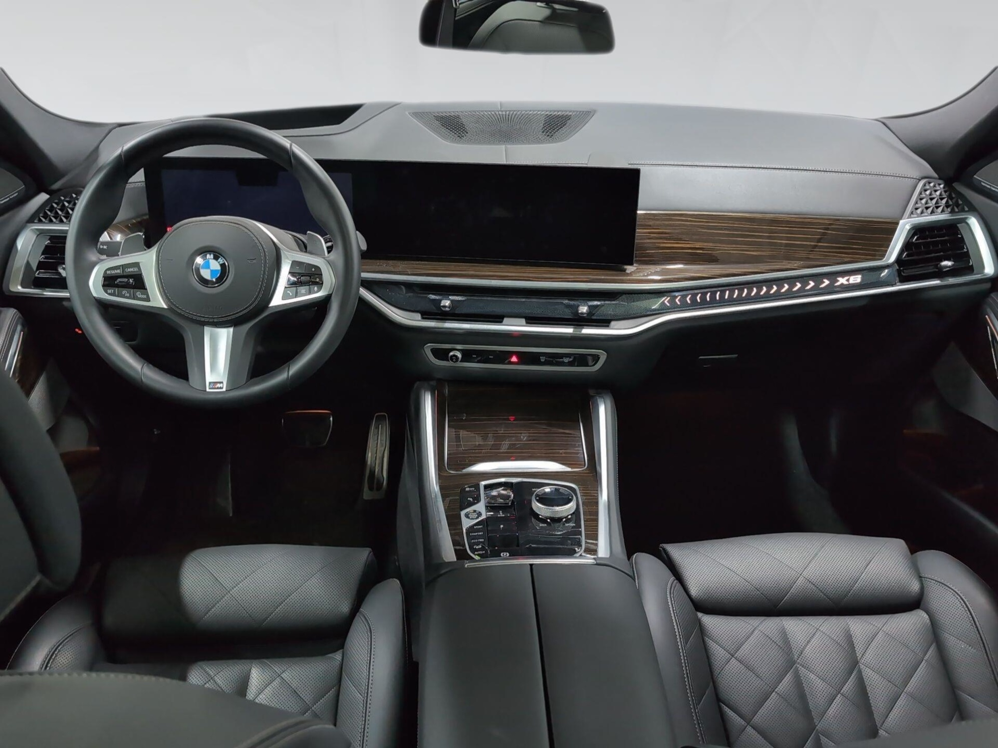 Renting BMW X6 xDrive40d M Sport 259 kW (352 CV) 1 2