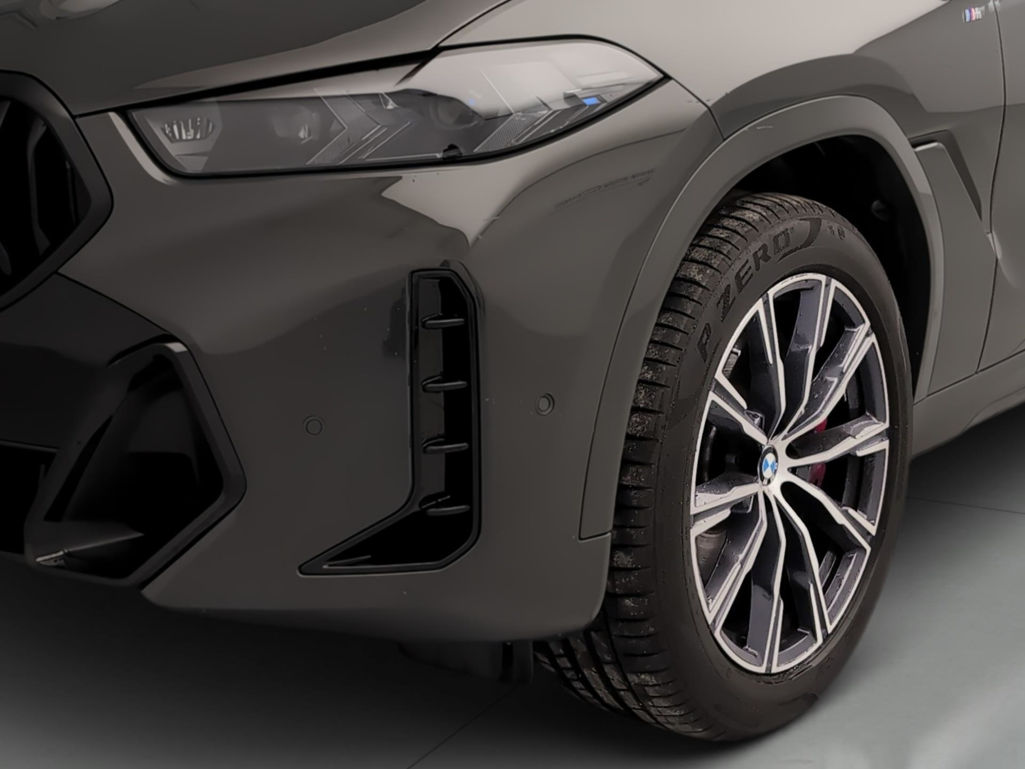 Renting BMW X6 xDrive40d M Sport 259 kW (352 CV) 2 3