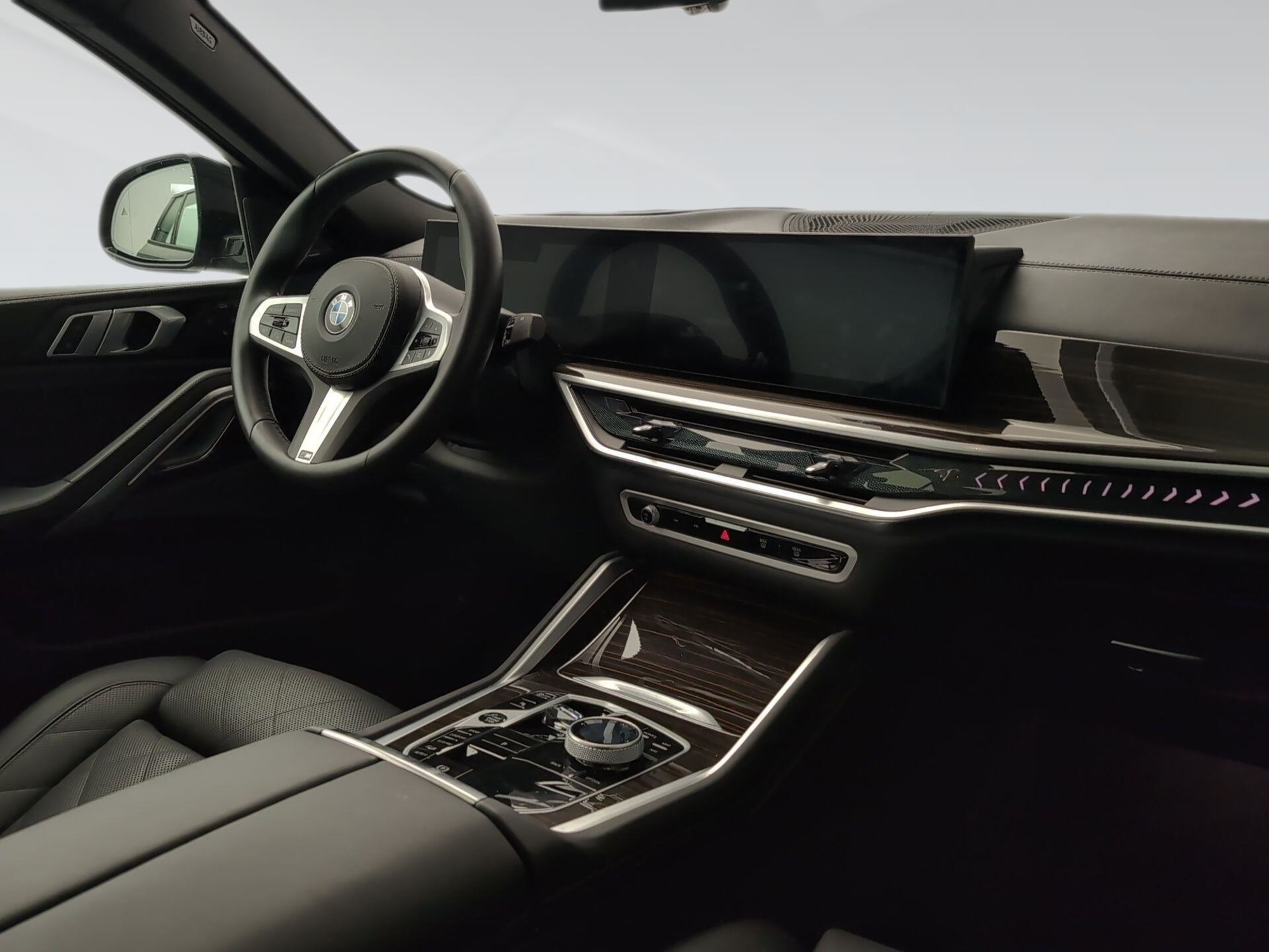 Renting BMW X6 xDrive40d M Sport 259 kW (352 CV) 2 3