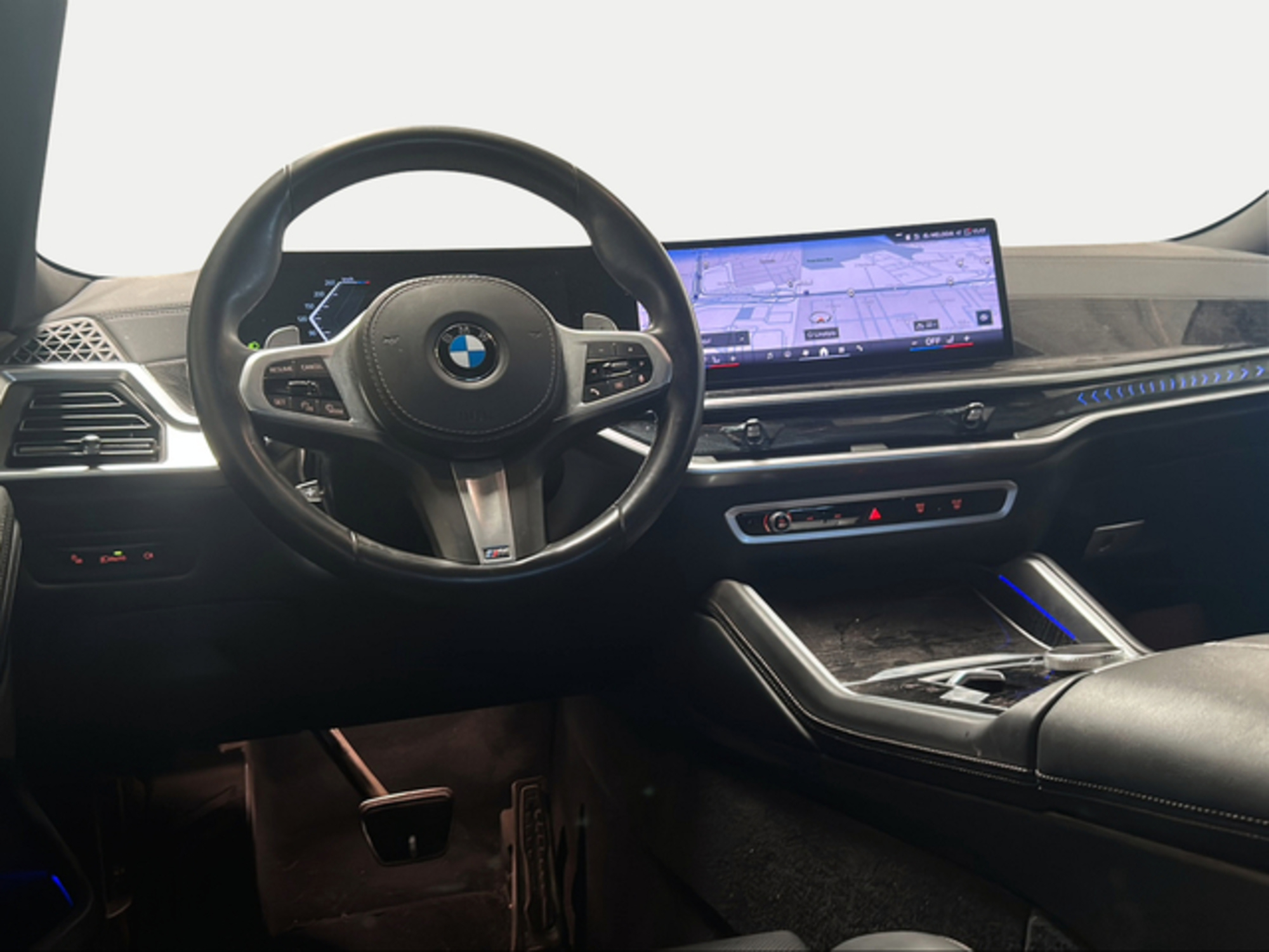 Renting BMW X6 xDrive40d M Sport 259 kW (352 CV) 2 4