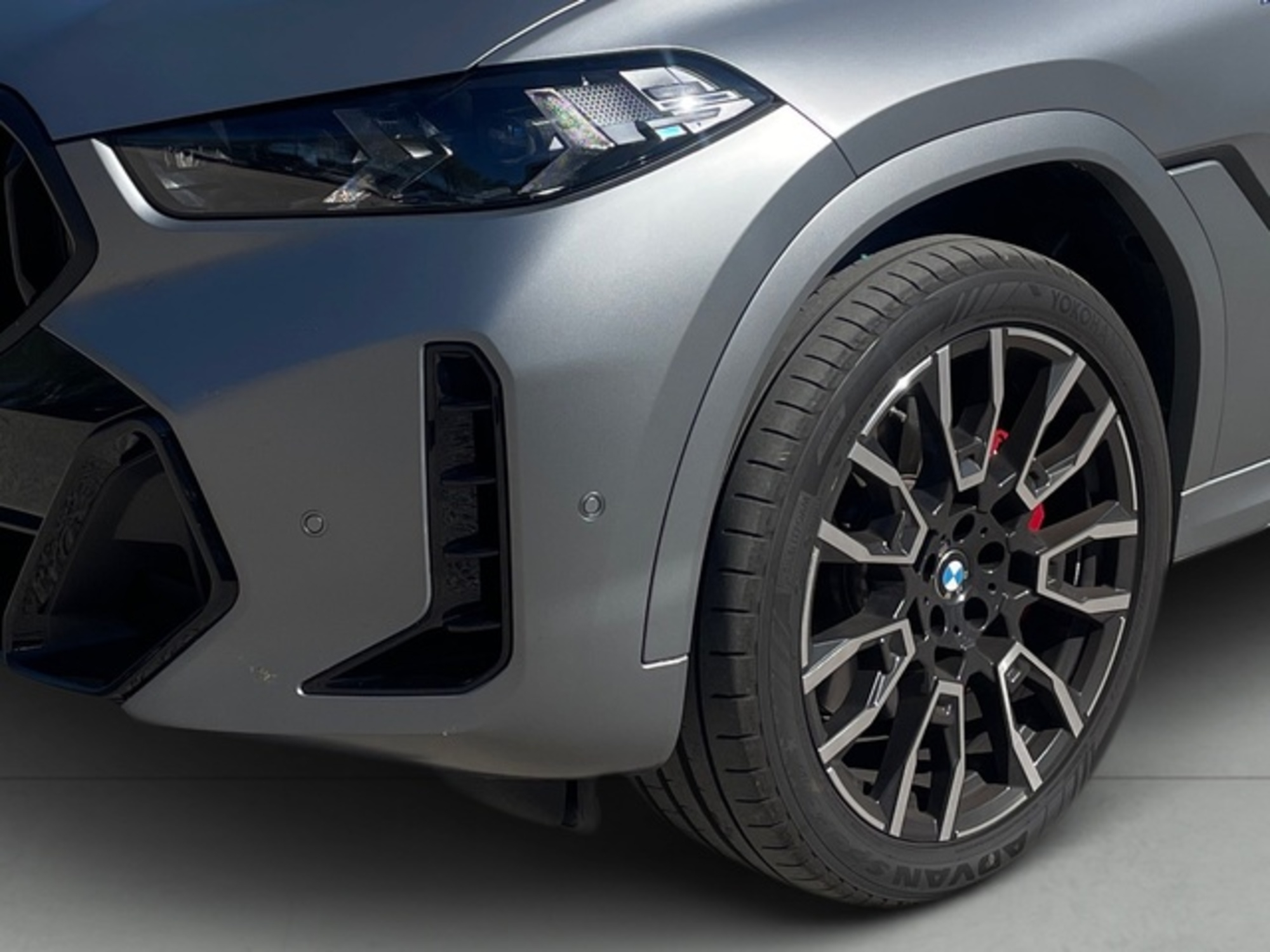 Renting BMW X6 xDrive40d M Sport 259 kW (352 CV) 3