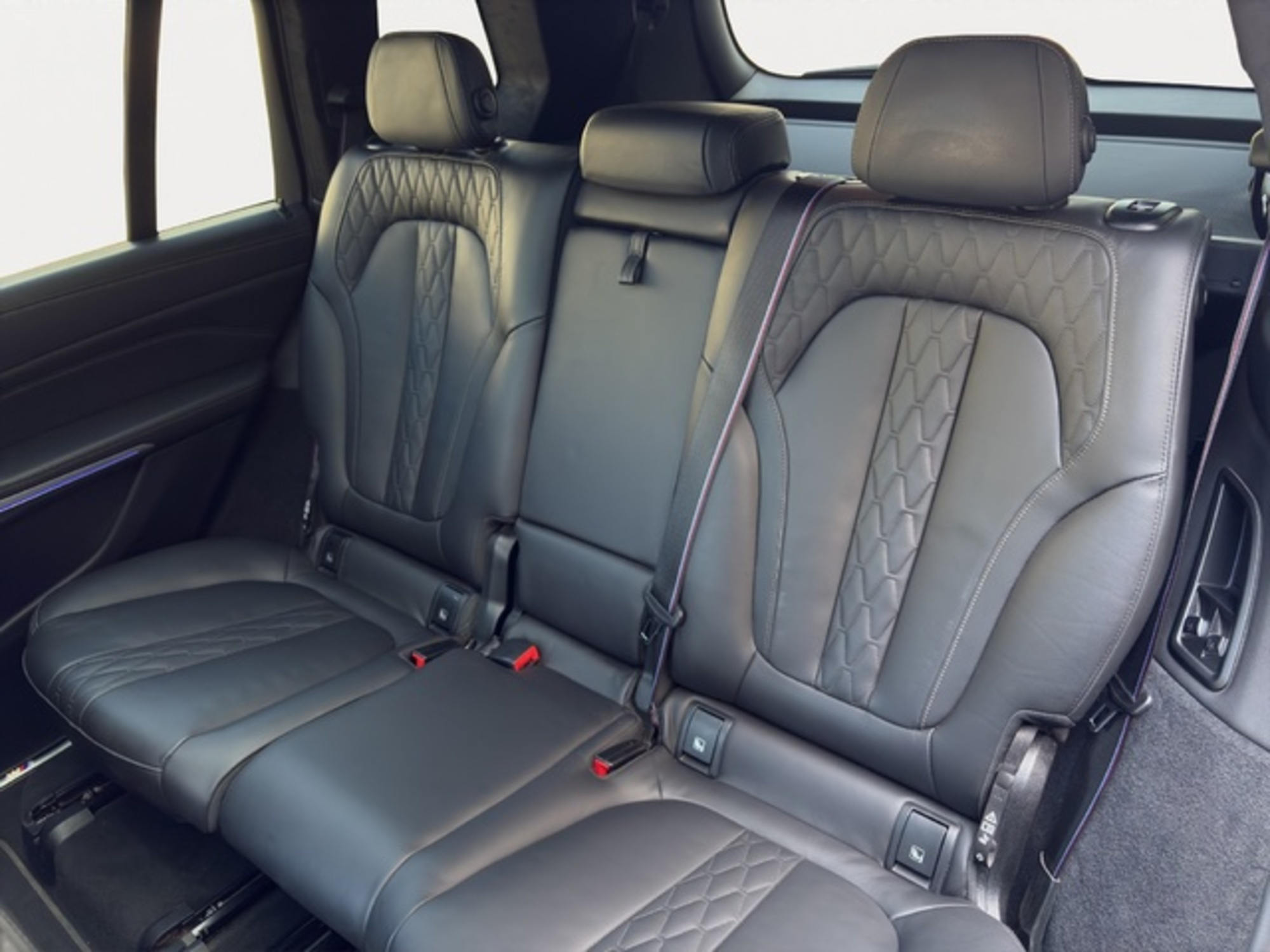Renting BMW X7 xDrive40d 259 kW (352 CV) 11