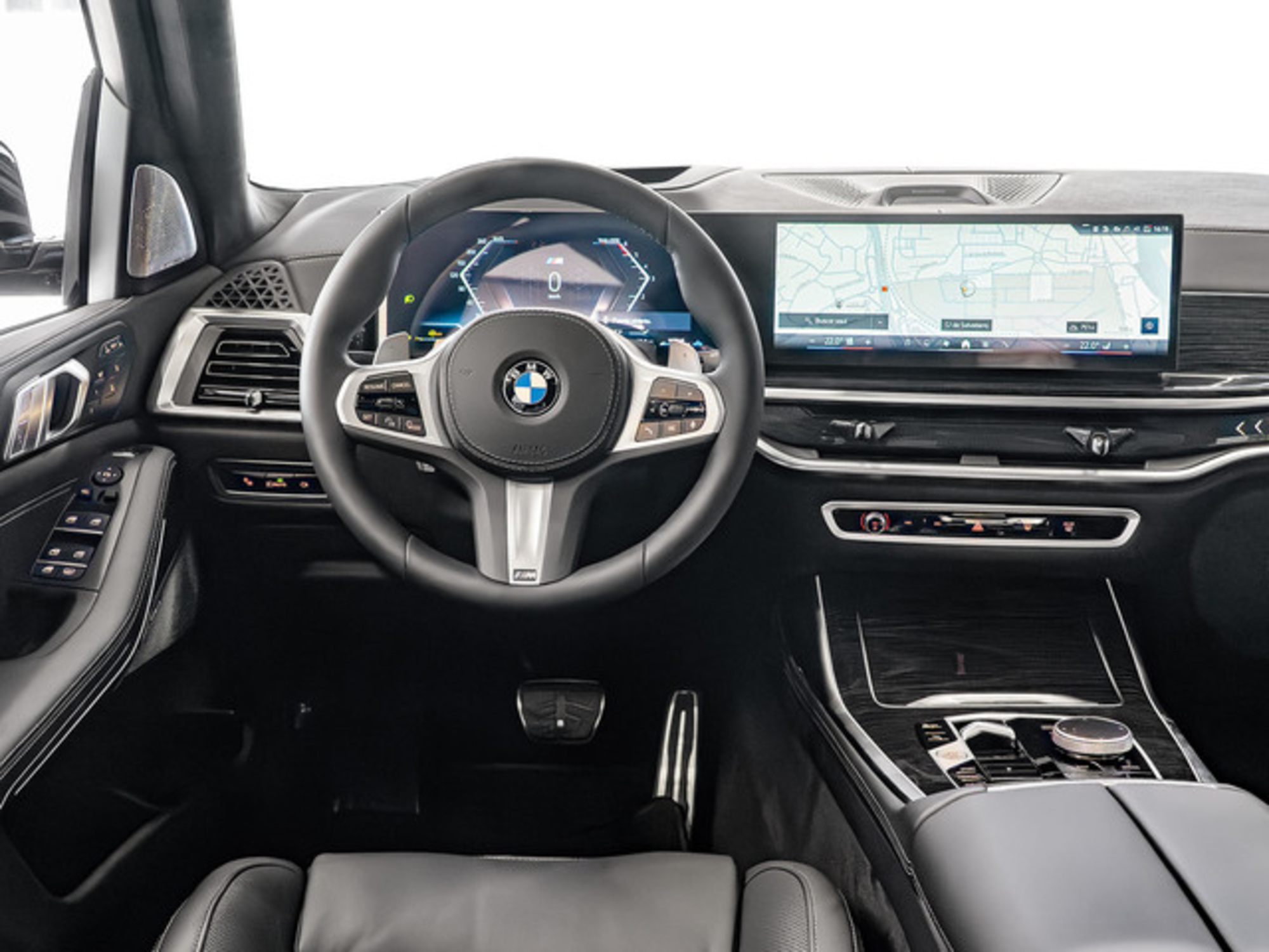 Renting BMW X7 xDrive40d 259 kW (352 CV) 12