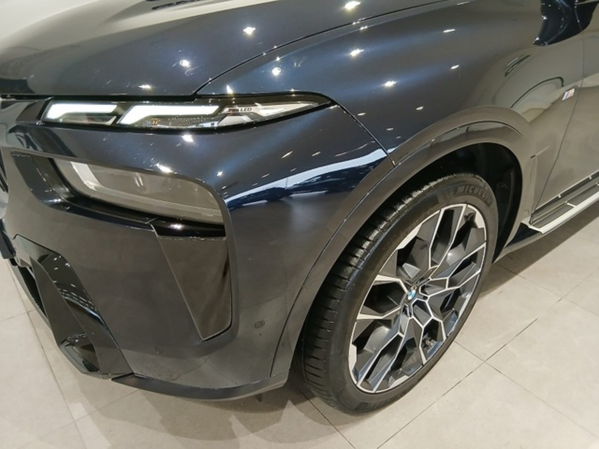 Renting BMW X7 xDrive40d 259 kW (352 CV) 13