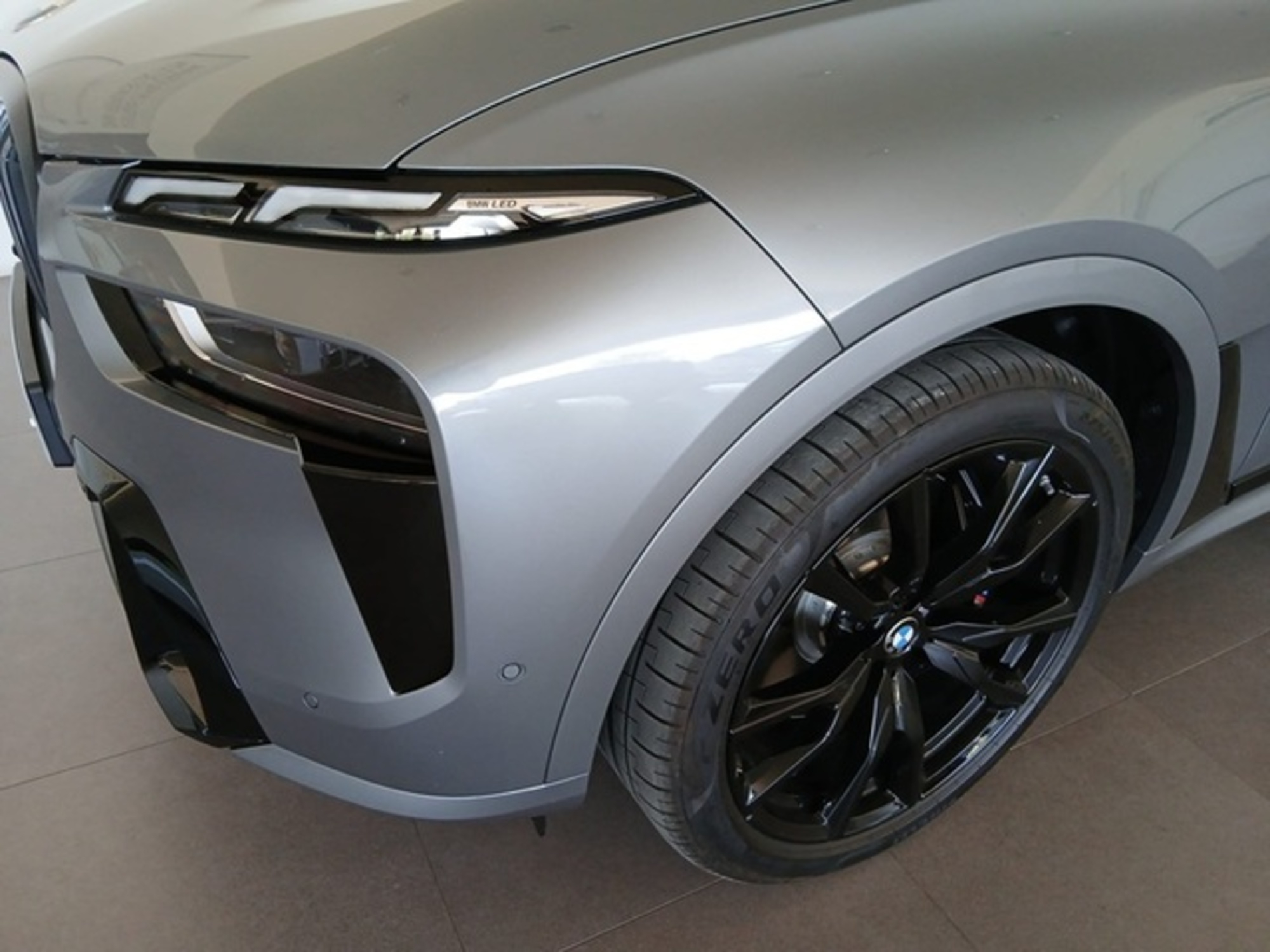 Renting BMW X7 xDrive40d 259 kW (352 CV) 7
