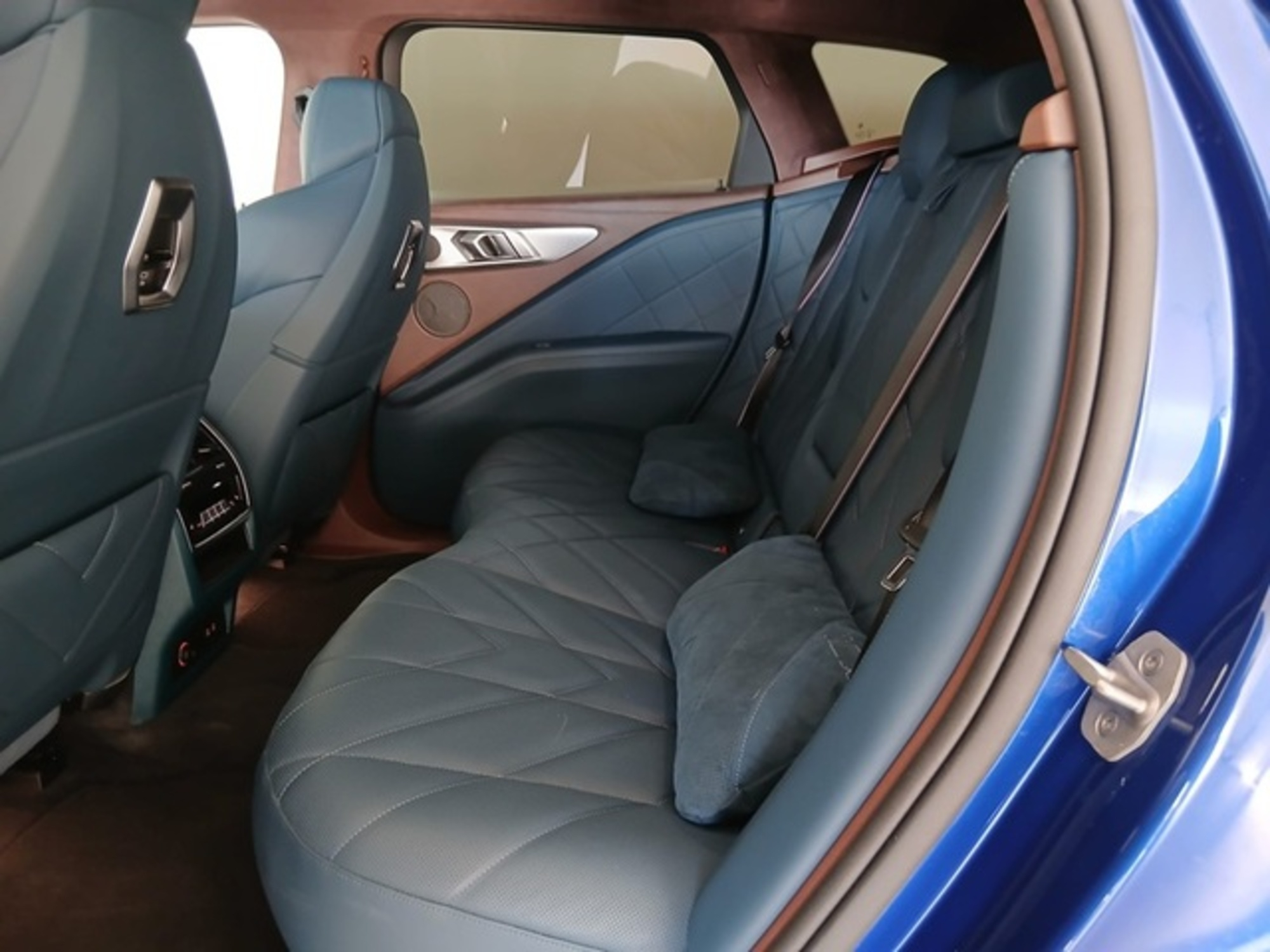 Renting BMW XM 480 kW (653 CV) 2