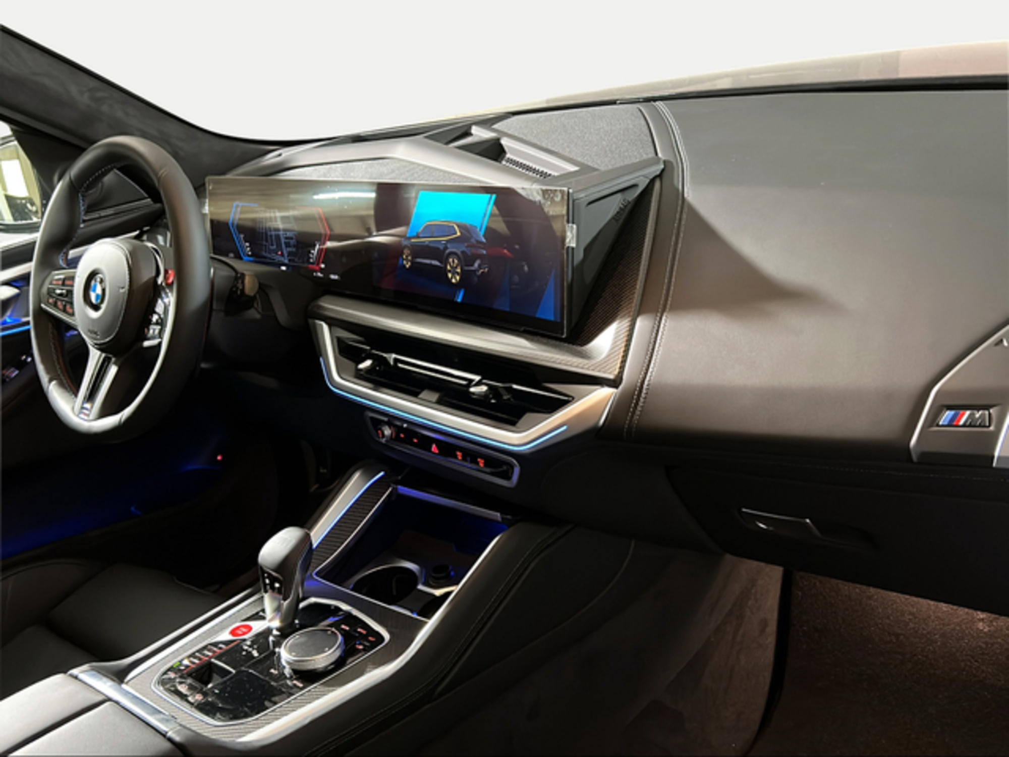 Renting BMW XM 480 kW (653 CV) 3