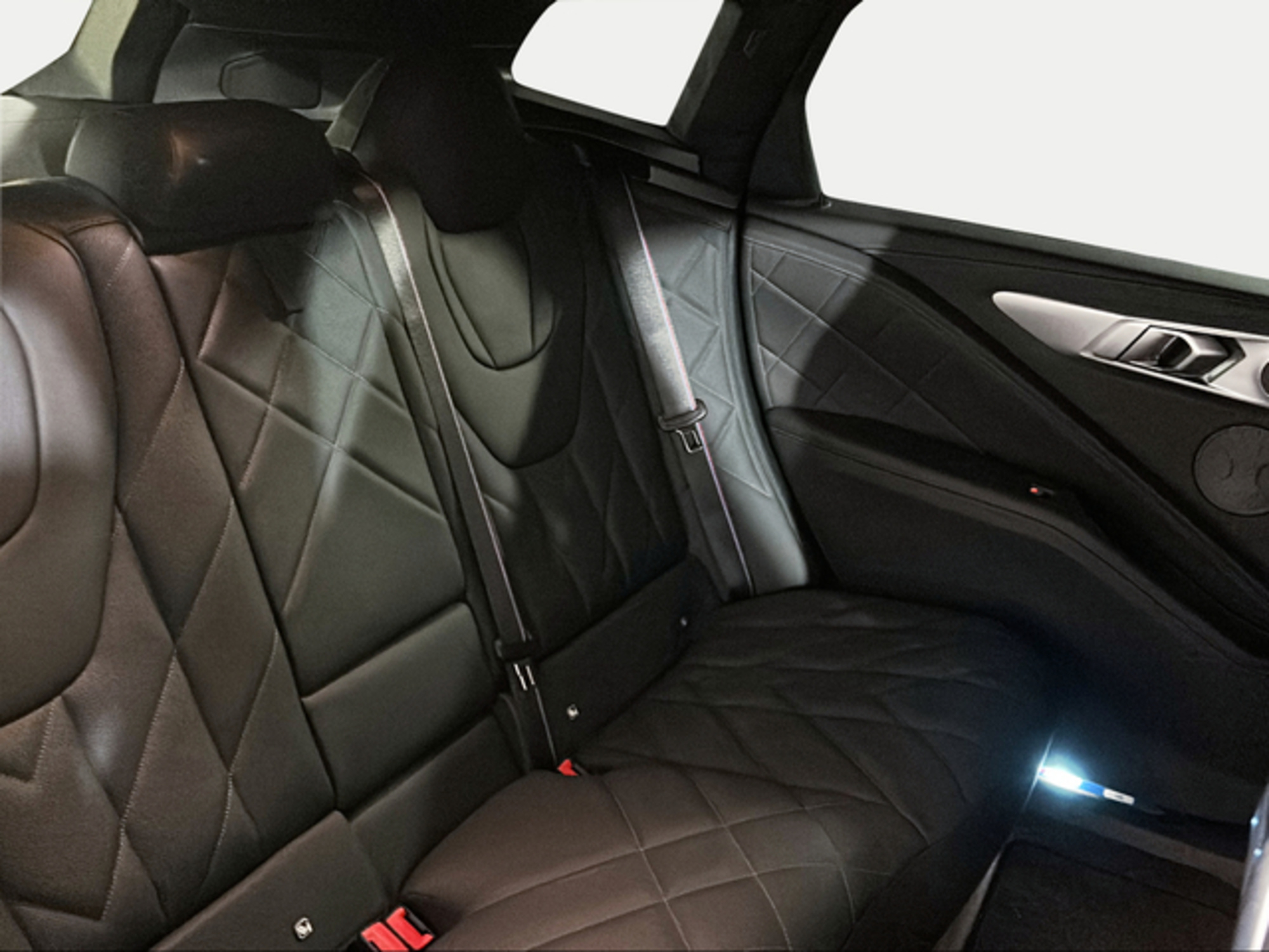 Renting BMW XM 480 kW (653 CV) 3