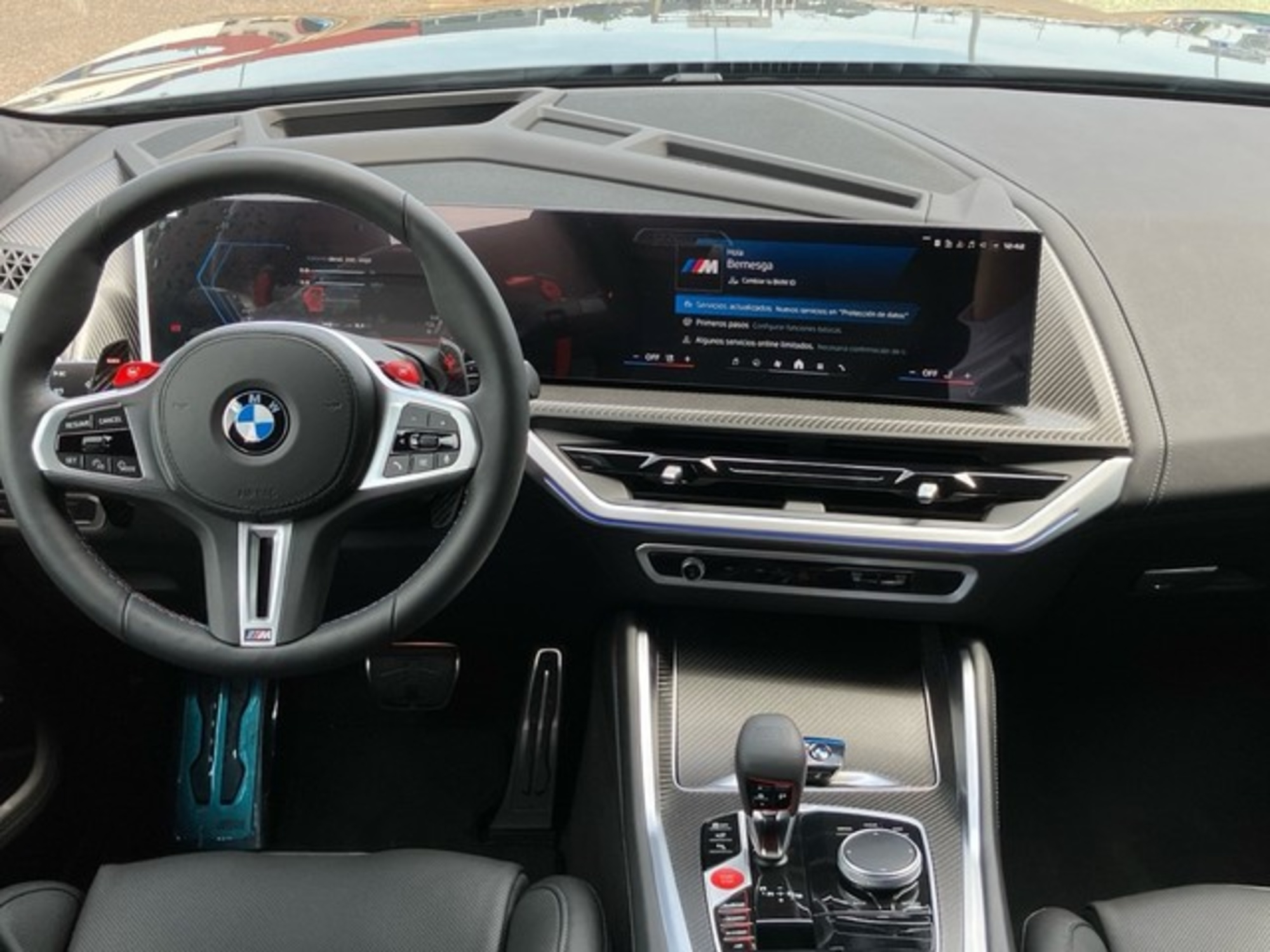 Renting BMW XM 50e 350 kW (476 CV) 2