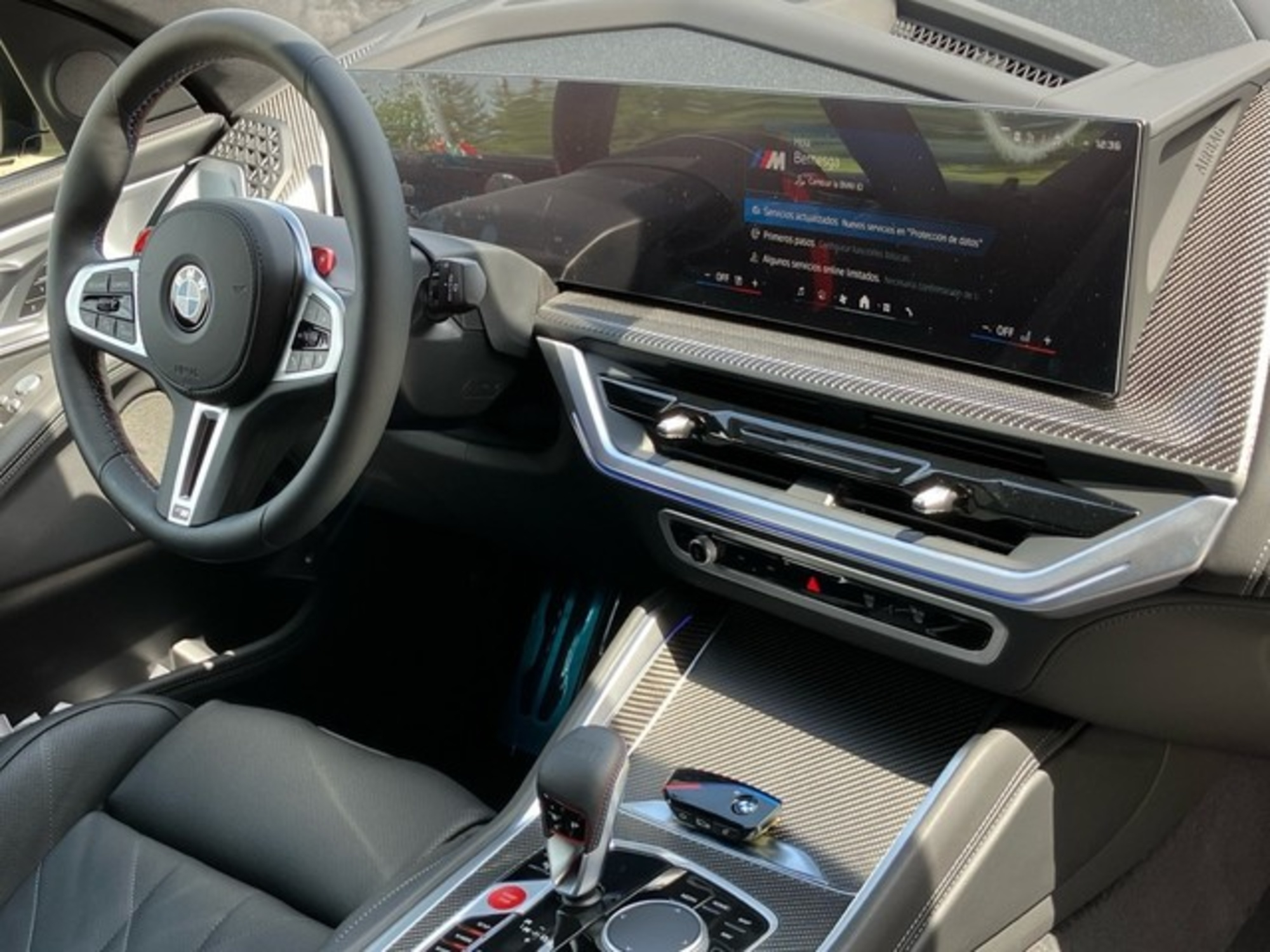 Renting BMW XM 50e 350 kW (476 CV) 2