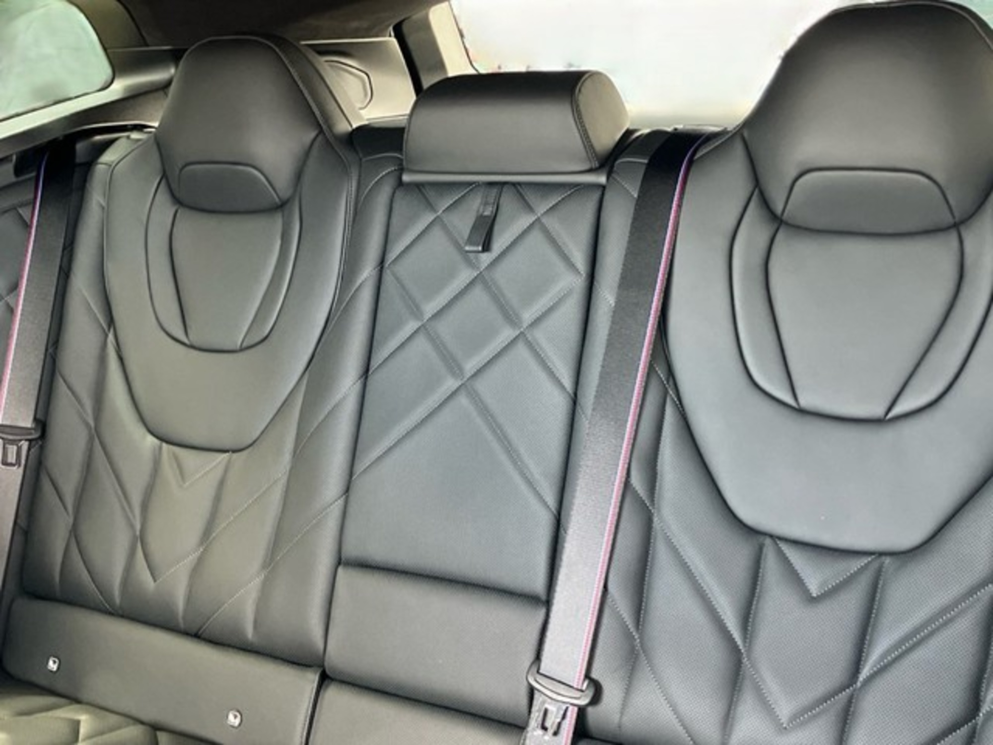 Renting BMW XM 50e 350 kW (476 CV) 2