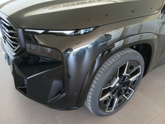Renting BMW XM 50e 350 kW (476 CV) 4