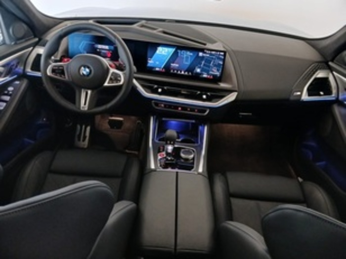 Renting BMW XM 50e 350 kW (476 CV) 4