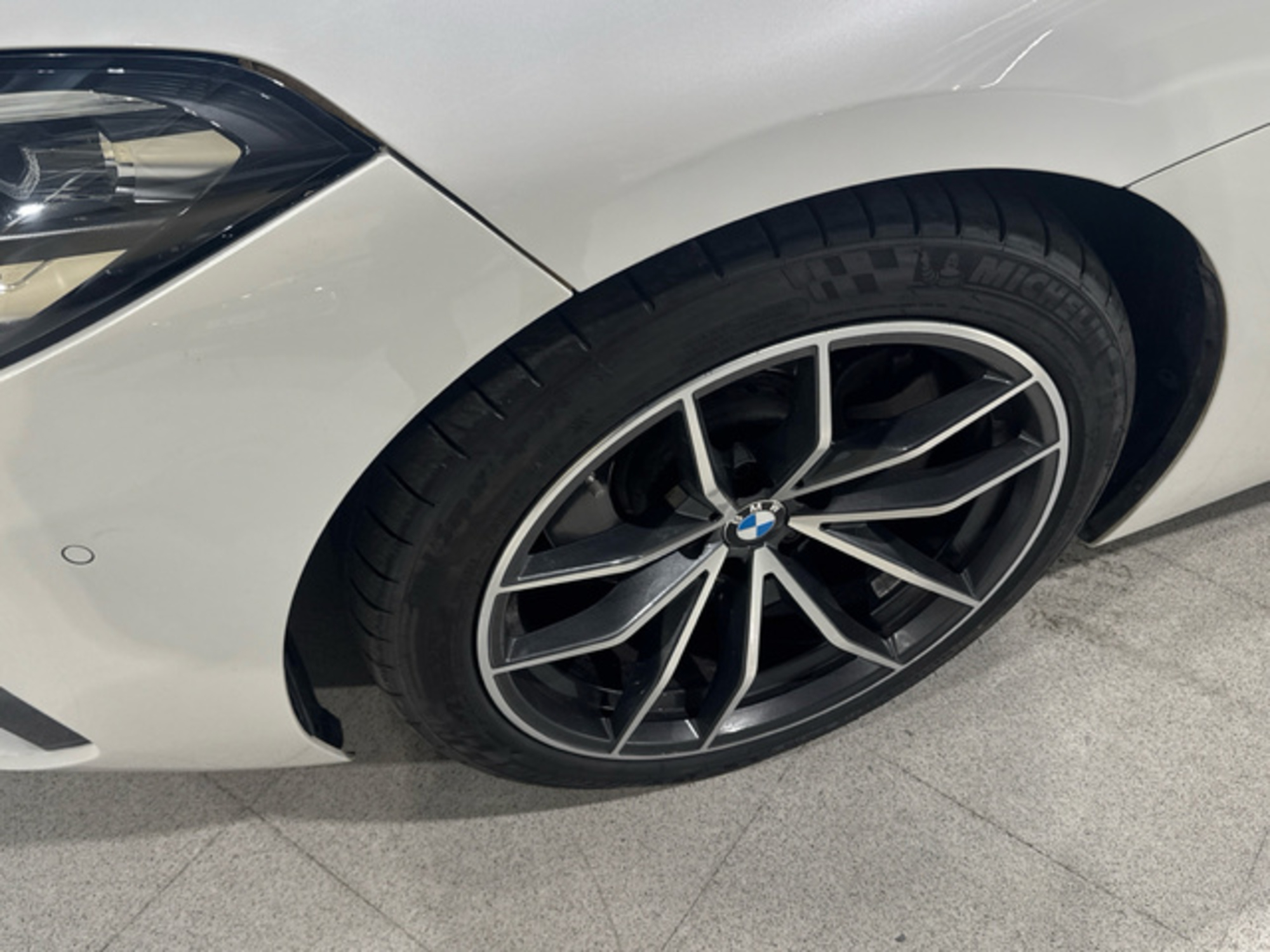 Renting BMW Z4 sDrive20i Cabrio 145 kW (197 CV) 1