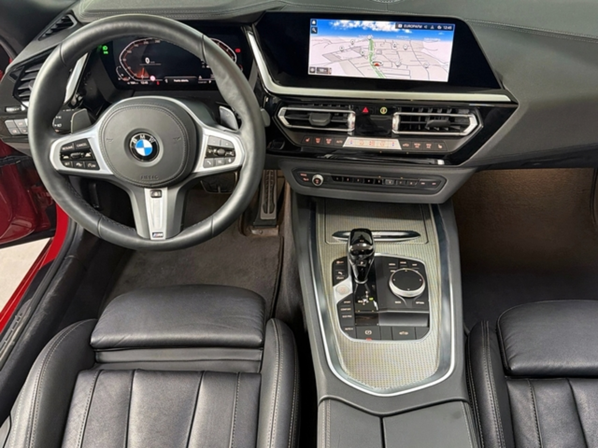 Renting BMW Z4 sDrive20i Cabrio 145 kW (197 CV)