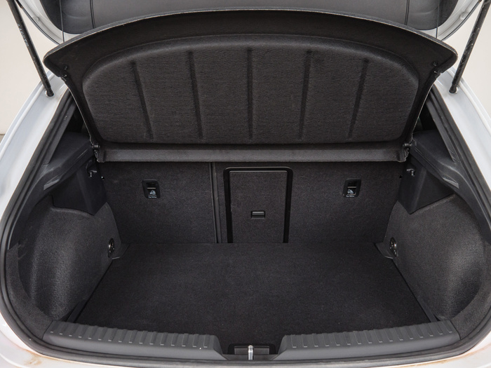 Renting CUPRA León 1.5 eTSI DSG 110 kW (150 CV) Ocasión 4