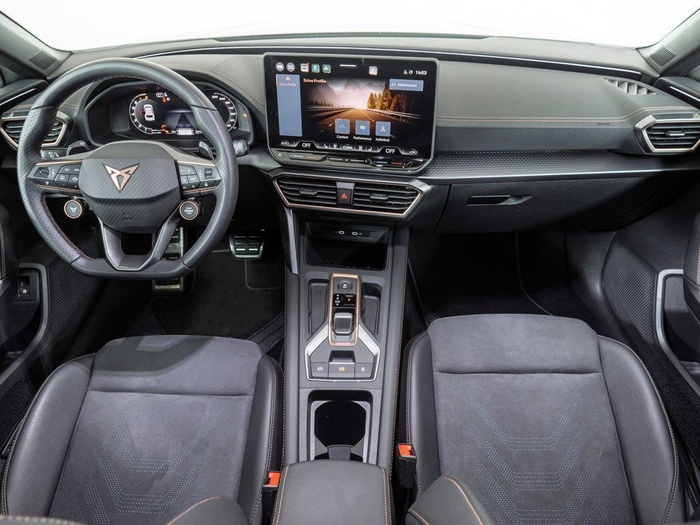 Renting CUPRA León 1.5 TSI e-Hybrid DSG 150 kW (204 CV) Ocasión