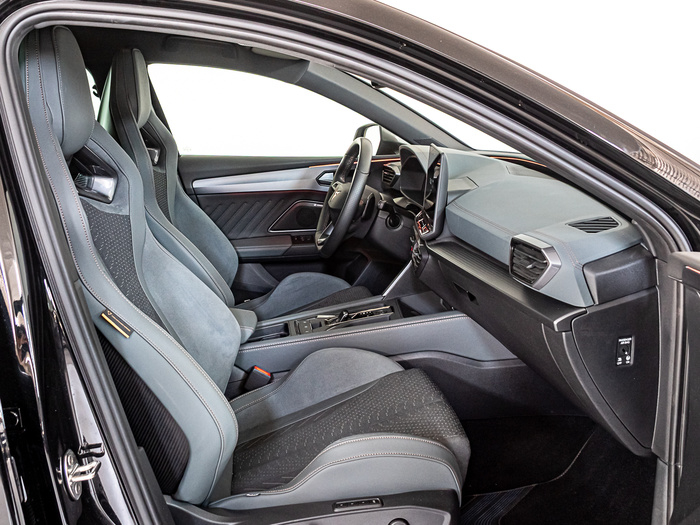 Renting CUPRA León 2.0 TSI VZ DSG 221 kW (300 CV) Ocasión