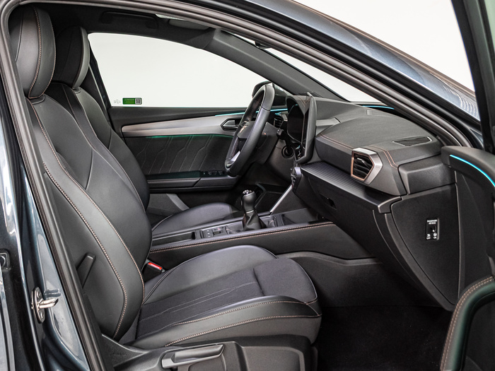 Renting CUPRA Leon Sportstourer 1.5 TSI 110 kW (150 CV) Ocasión