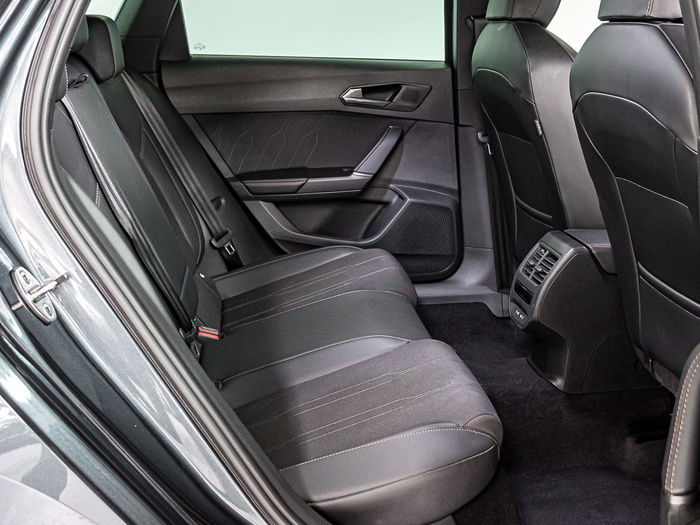 Renting CUPRA Leon Sportstourer 1.5 TSI 110 kW (150 CV) Ocasión