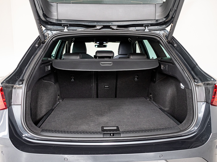 Renting CUPRA Leon Sportstourer 1.5 TSI 110 kW (150 CV) Ocasión