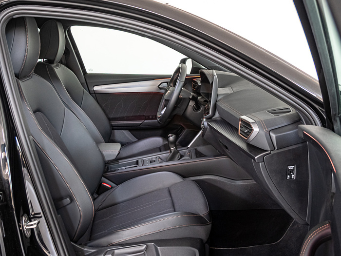 Renting CUPRA Leon Sportstourer 1.5 TSI 110 kW (150 CV) Ocasión 1