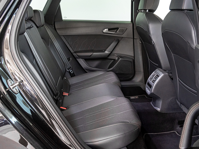 Renting CUPRA Leon Sportstourer 1.5 TSI 110 kW (150 CV) Ocasión 1