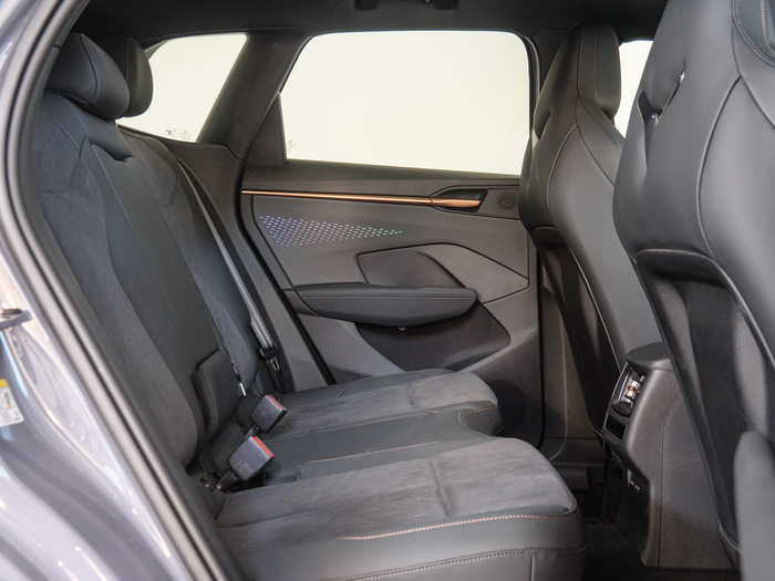 Renting CUPRA Terramar 2.0 TSI VZ 4 Drive DSG 195 kW (265 CV) Ocasión 1