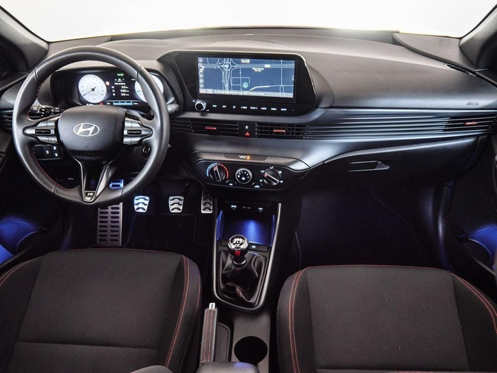 Renting Hyundai i20 1.2 MPI N Line 59 kW (79 CV) Ocasión 1