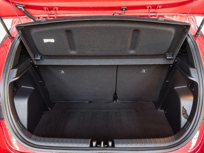 Renting Hyundai i20 1.2 MPI N Line 59 kW (79 CV) Ocasión