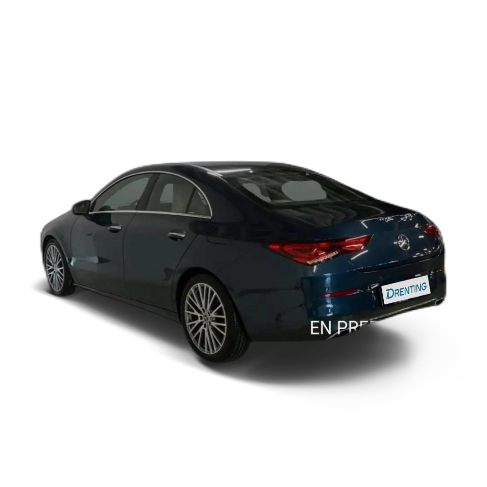 Renting Mercedes-Benz CLA 180 Azul