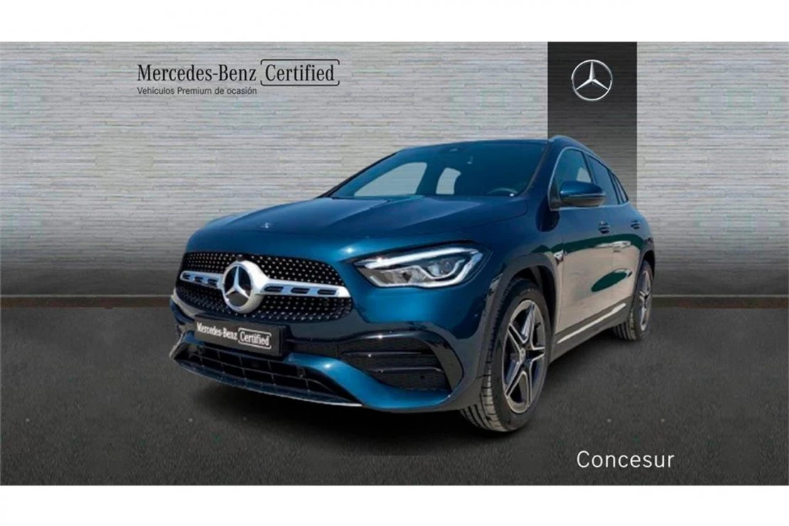 Renting Mercedes-Benz GLA GLA 200 D 41