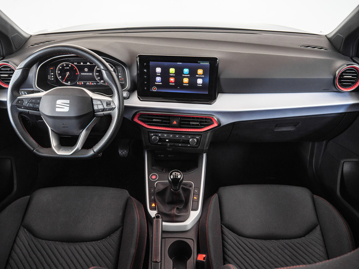 Renting SEAT Arona 1.0 TSI FR Special Edition 85 kW (115 CV) Ocasión 2