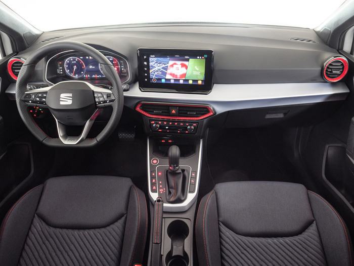 Renting SEAT Arona 1.0 TSI FR Special Edition DSG 85 kW (115 CV) Ocasión