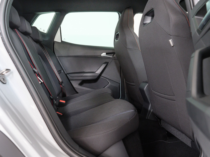 Renting SEAT Arona 1.0 TSI FR Special Edition DSG 85 kW (115 CV) Ocasión