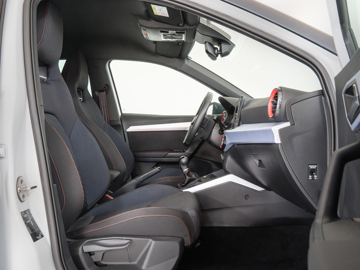 Renting SEAT Arona 1.0 TSI FR XM 85 kW (115 CV) Ocasión