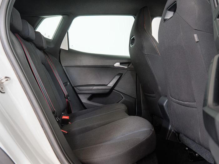 Renting SEAT Arona 1.0 TSI FR XM 85 kW (115 CV) Ocasión