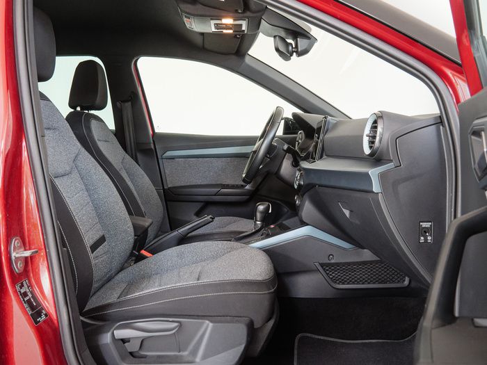 Renting SEAT Arona 1.0 TSI S&S Xperience DSG 81 kW (110 CV) Ocasión