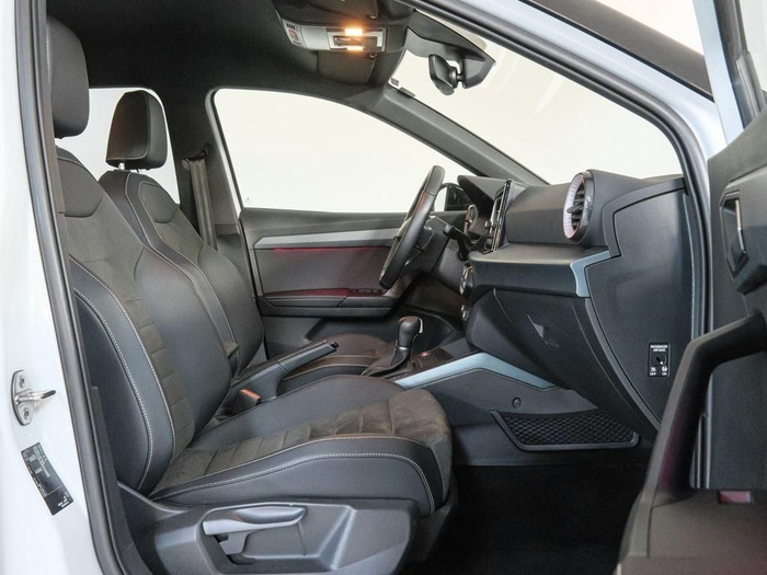Renting SEAT Arona 1.0 TSI S&S Xperience XM DSG 85 kW (115 CV) Ocasión