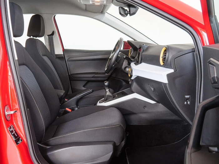 Renting SEAT Arona 1.0 TSI Style 81 kW (110 CV) Ocasión