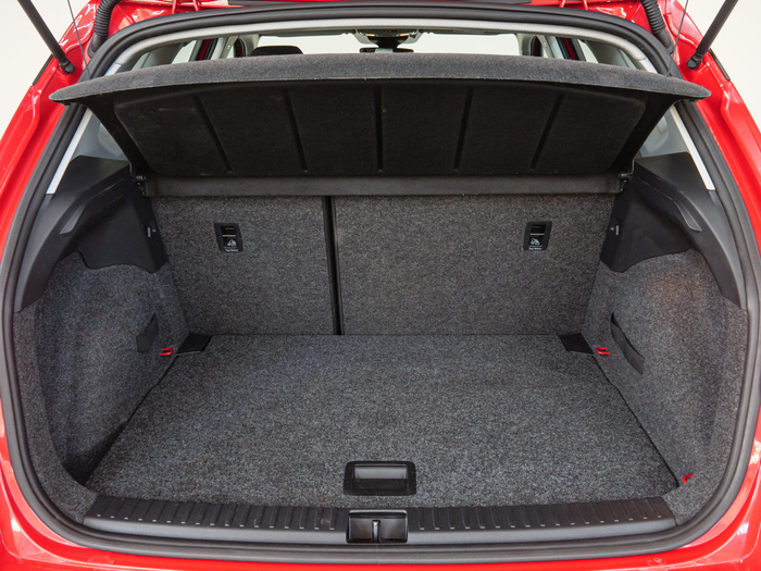 Renting SEAT Arona 1.0 TSI Style 81 kW (110 CV) Ocasión